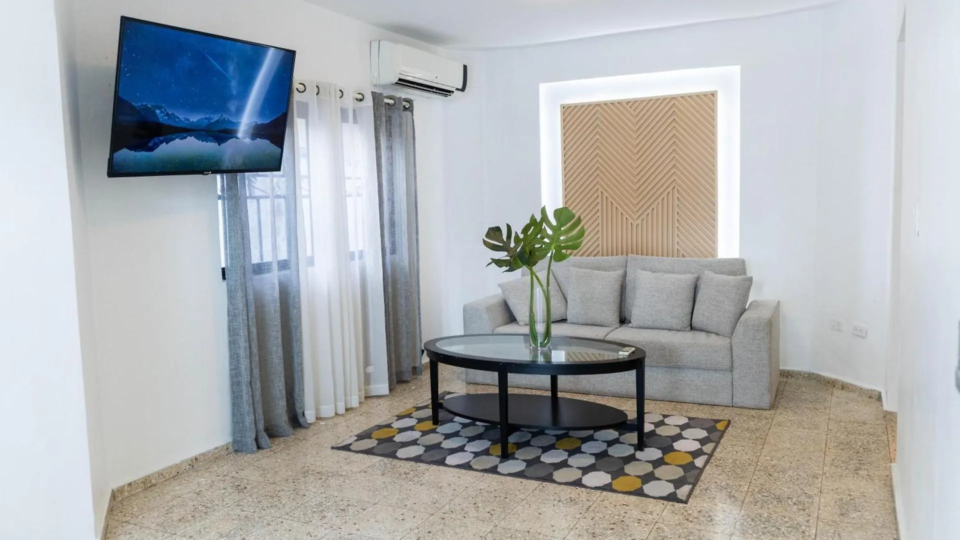 Caribbean House Hotel Ensanche Savica de Mendoza