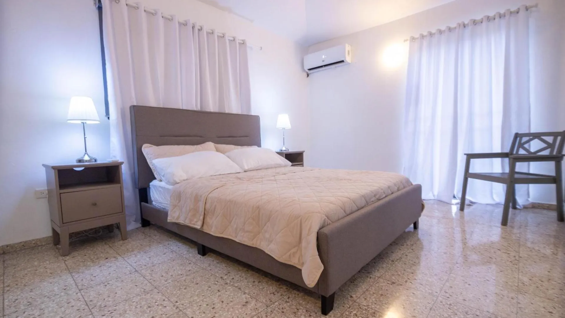 Guest house Caribbean House Hotel Ensanche Savica de Mendoza